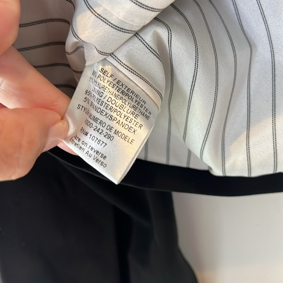 Alice + Olivia Employed Black Blazer Jacket Modern Cut Size Small - Picture 7 of 7